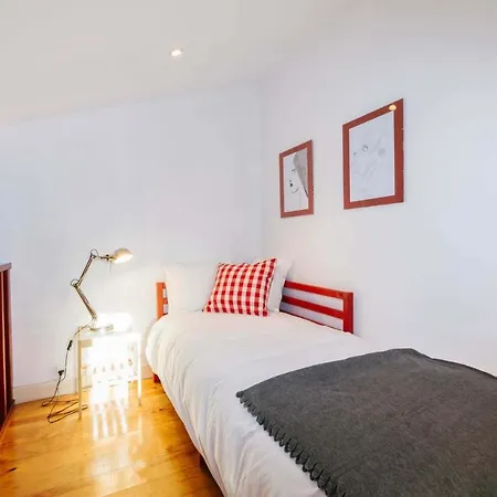 Not Guilty Duplex At Bairro Alto Lisbon